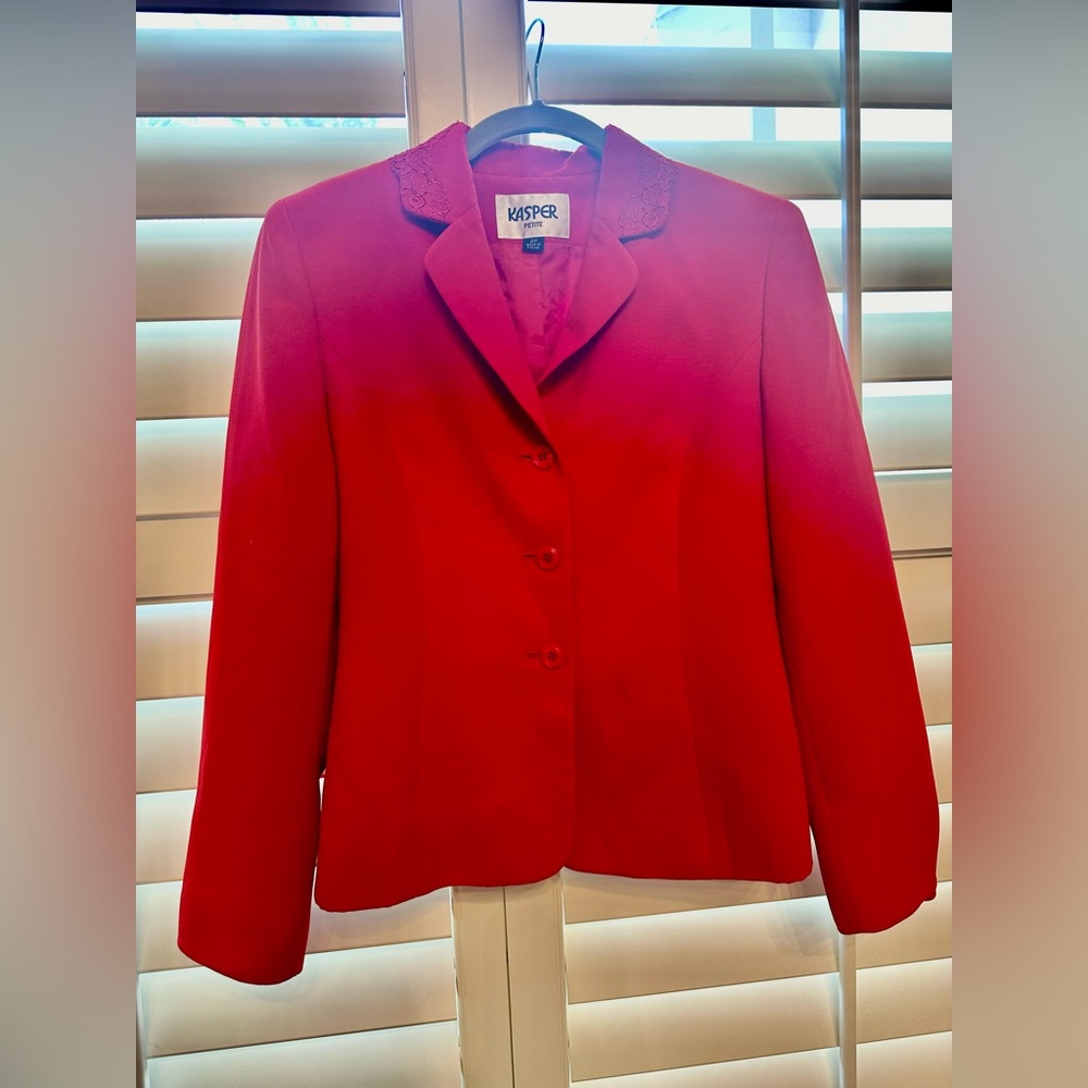 Gorgeous Holiday Christmas Red Power Blazer - Kaspar Size 2P